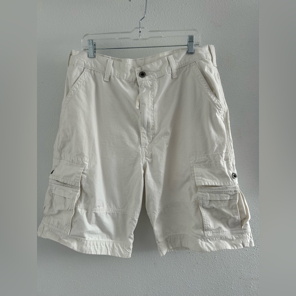 Levi's White Cargo Shorts with Multiple Pockets Size 36